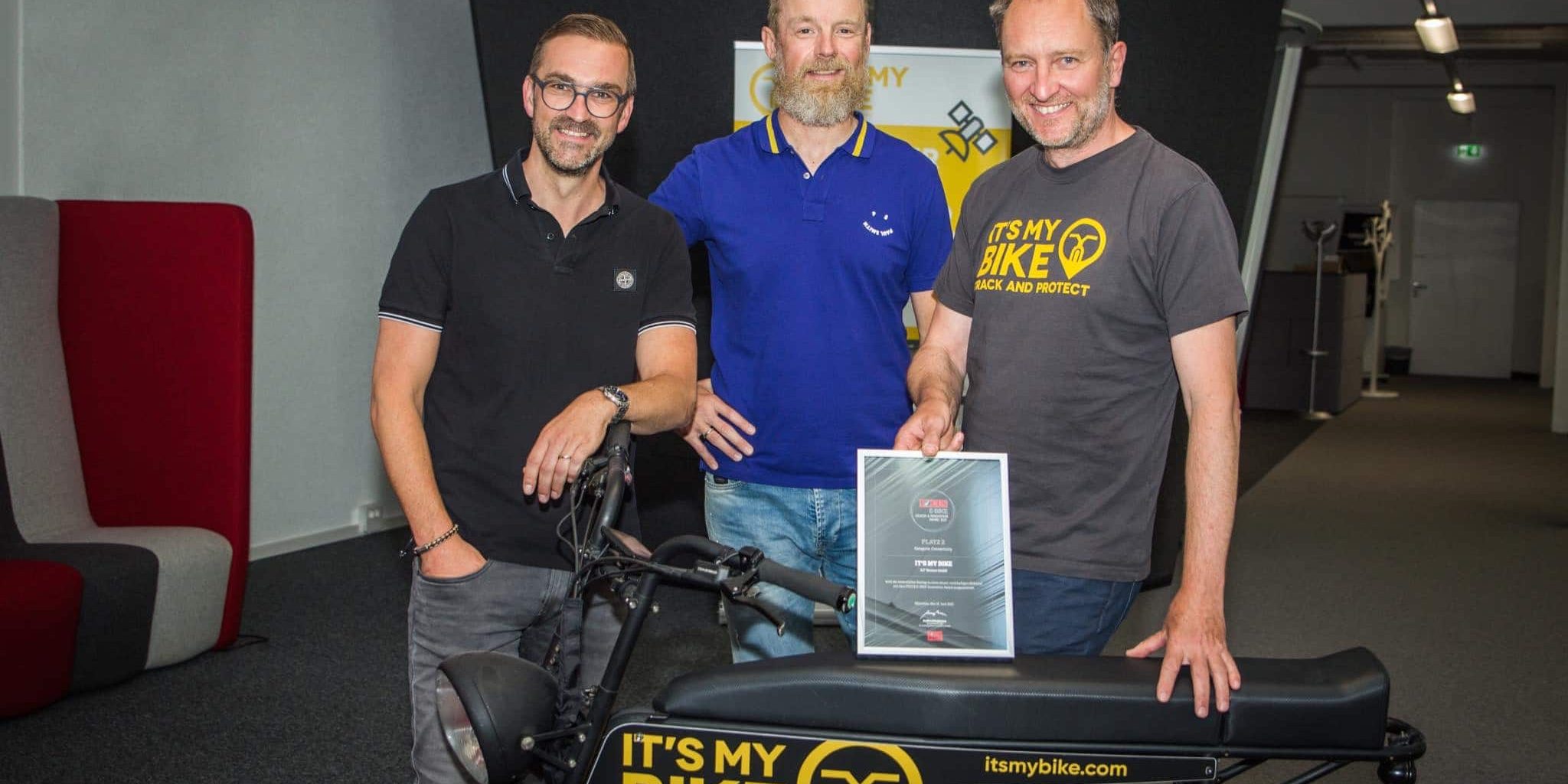 Holger Trautmann, Jürgen Veith und Thomas Ullmann vom IT'S MY BIKE Team mit dem Focus E-Bike Innovation Award