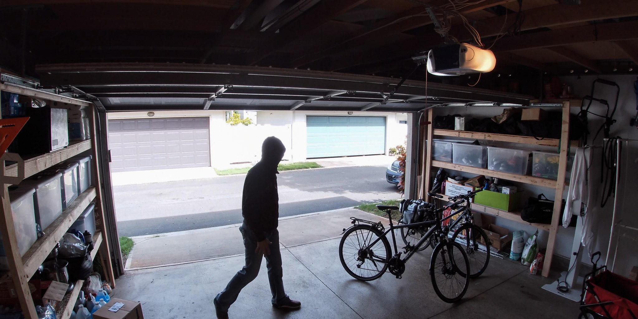 Fahrraddieb in Garage
